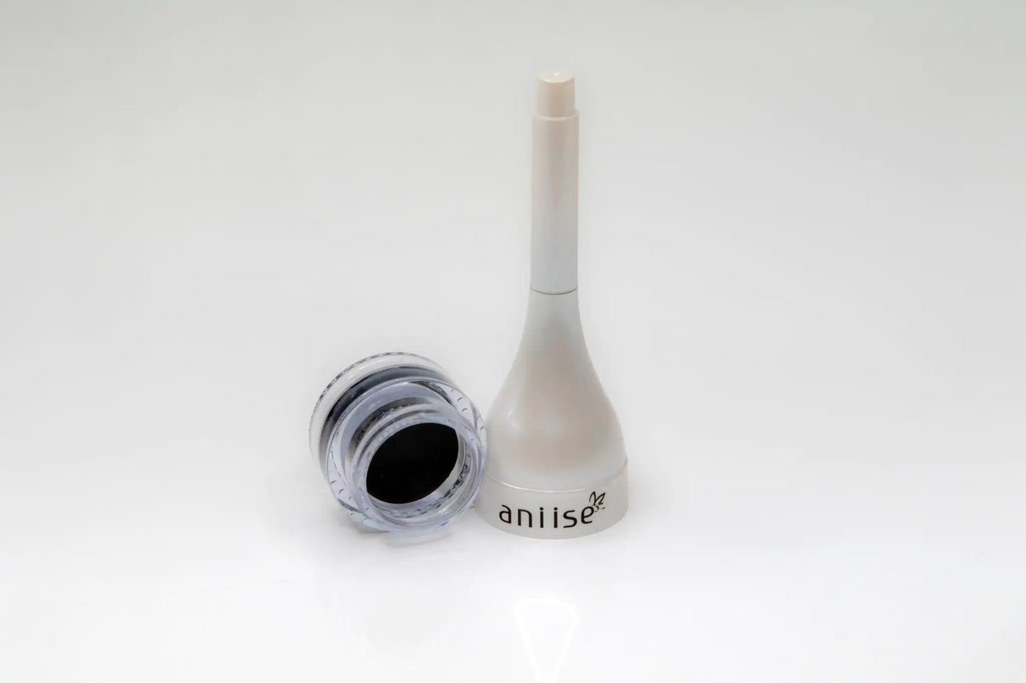 Gel Eyeliner with Built-in Brush